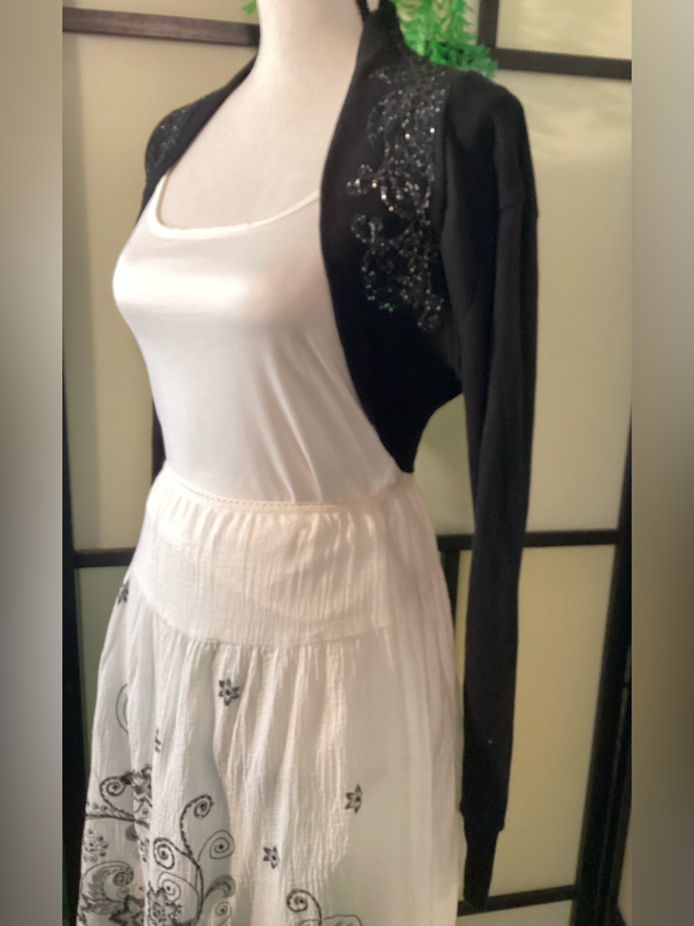 Tease torera cropped shiny cardigan. Size M/L